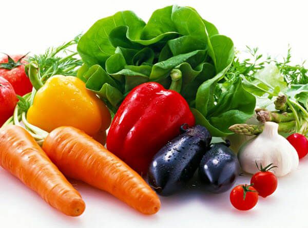 Người bị parkinson nên bổ sung rau củ quả giàu vitamin và chất xơ
