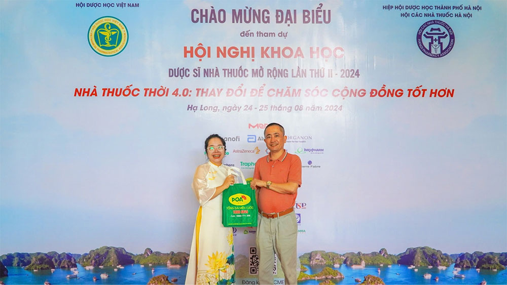 Dược phẩm PQA trao tặng cho khách hàng